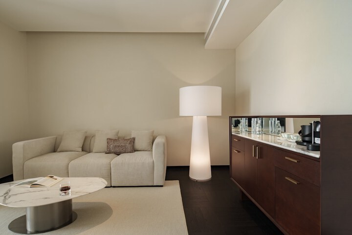Room 8 of 45