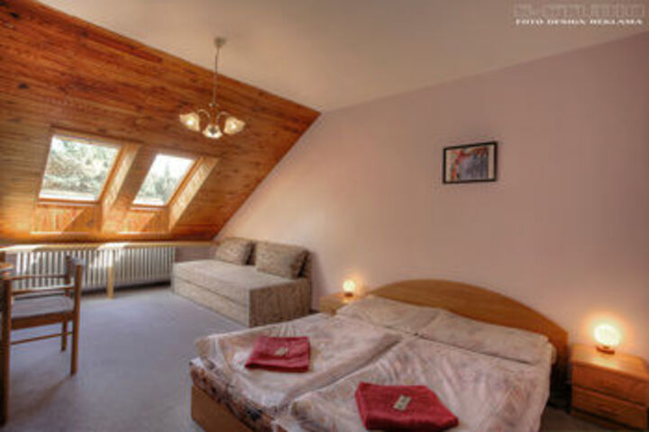 Room 13 of 28