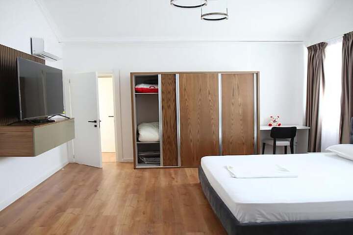 Room 19 of 37