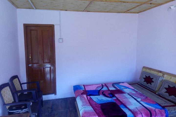 Room 3 of 11