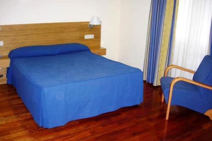 Room 4 of 34