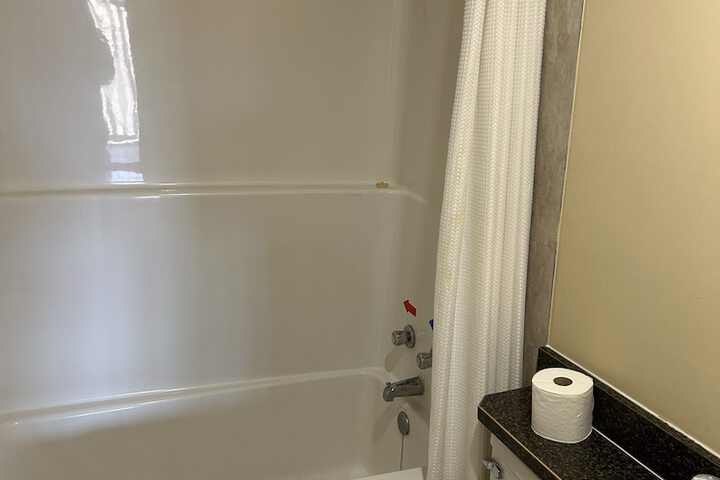 Room 16 of 24
