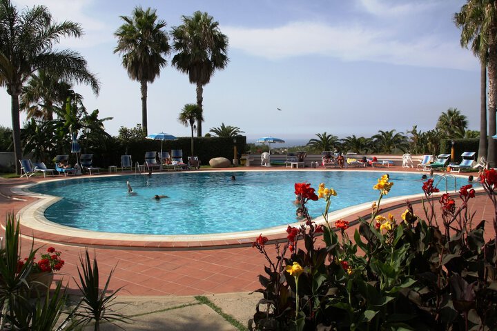 Pools & Facilities