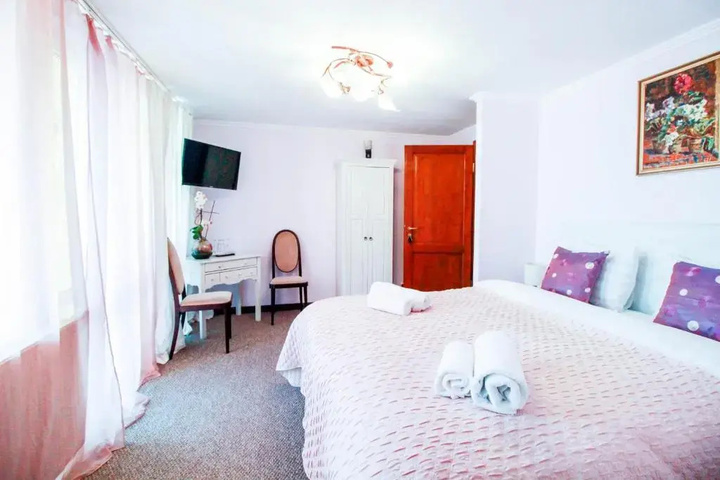 Room 3 of 18