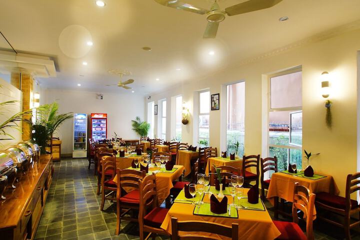Dining 59 of 84