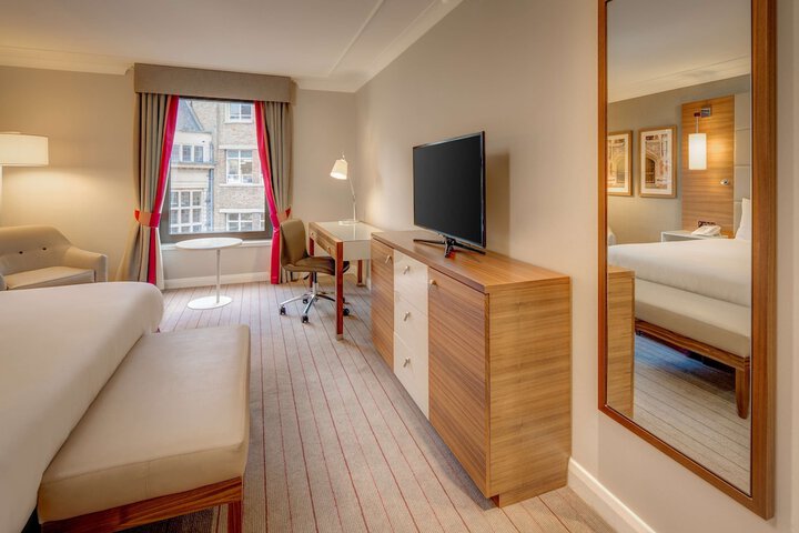 Room 12 of 86