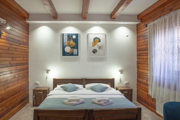 Room 3 of 22