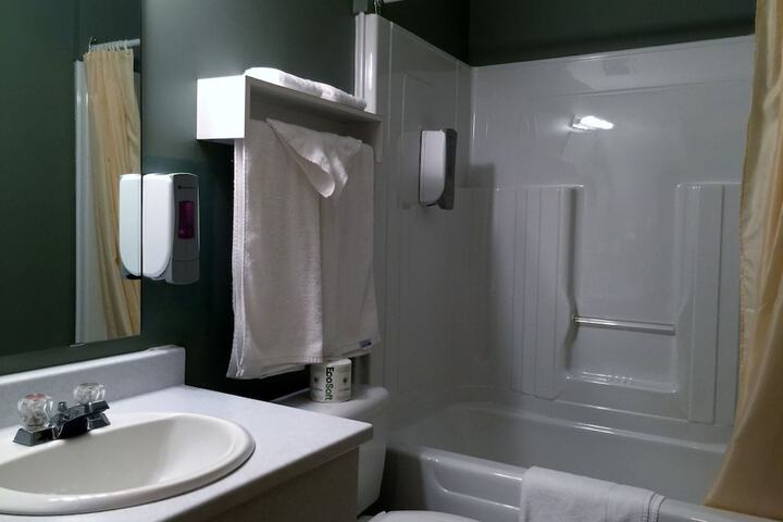 Room 25 of 32