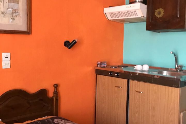 Room 13 of 42
