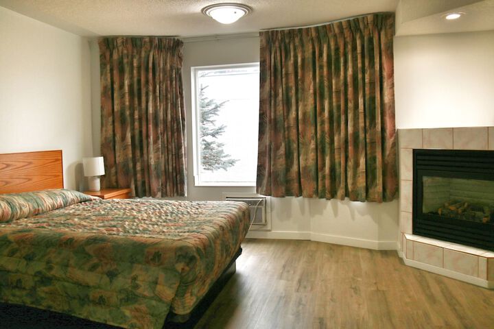 Room 16 of 48