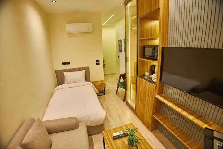 Room 4 of 101