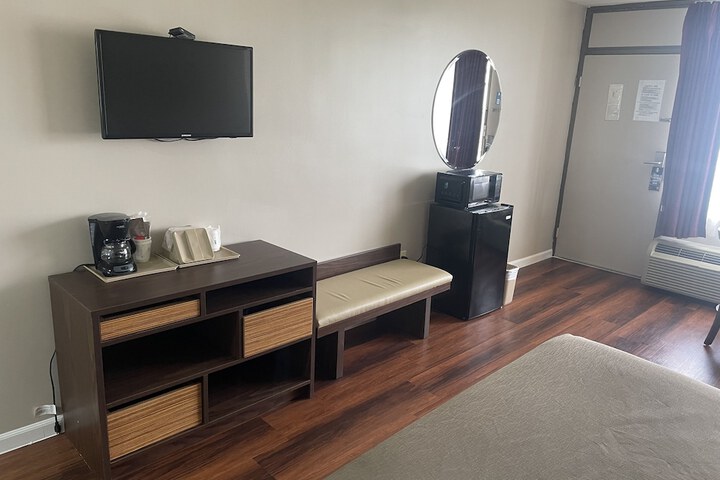 1 King Bed (7 of 20)