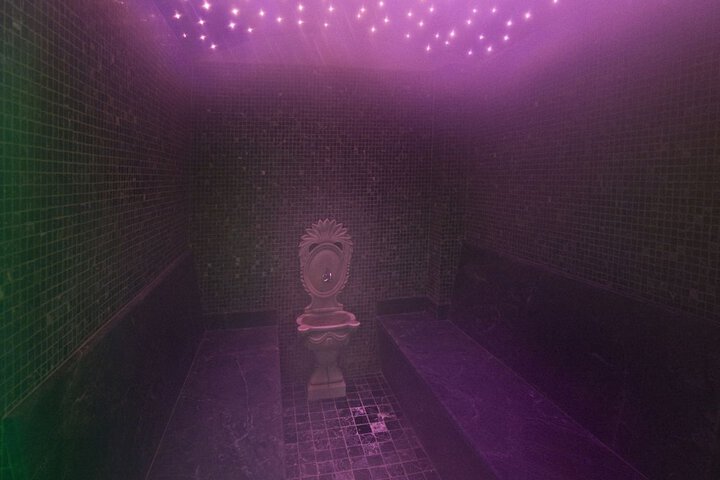 Room 13 of 22