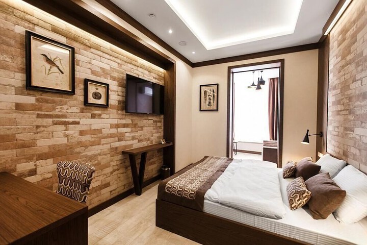 Room 7 of 34