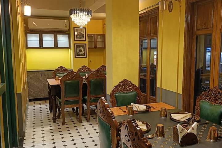 Dining 21 of 25