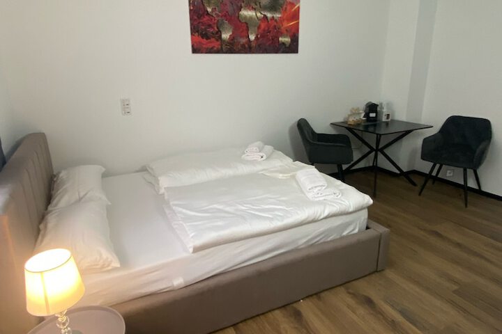 Room 8 of 26