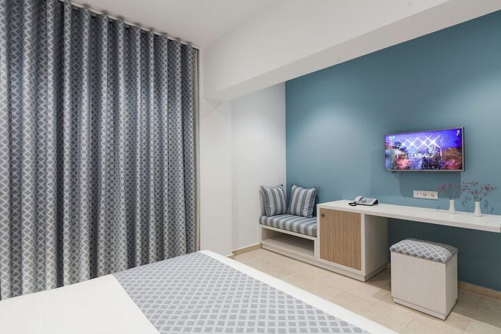 Room 11 of 36