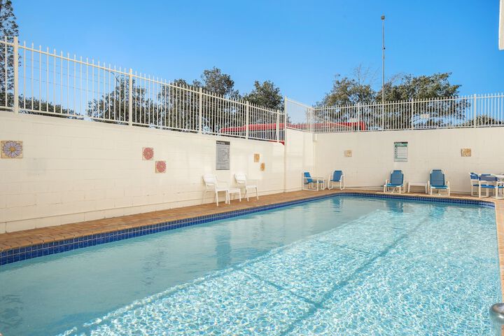 Hotel Pool