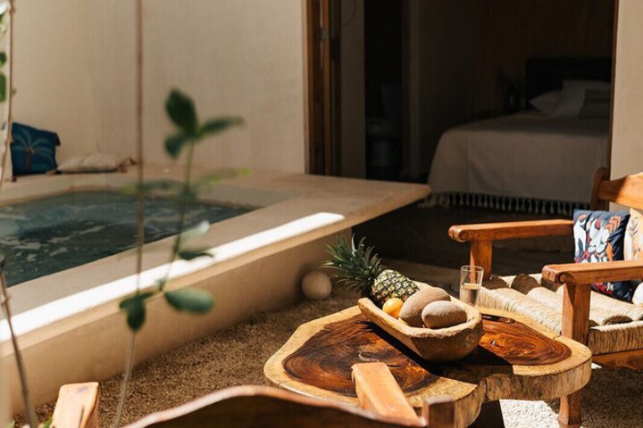 Hotel 77 of 83