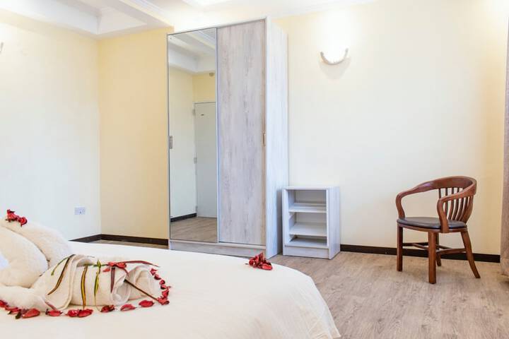 Room 3 of 12
