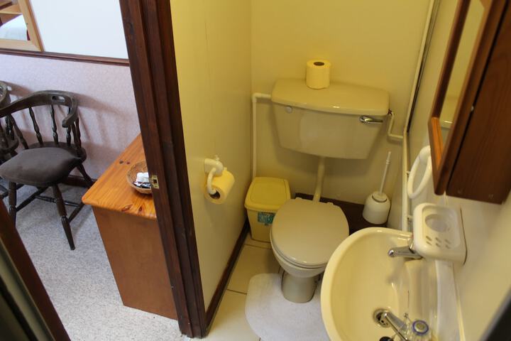 Room 28 of 45