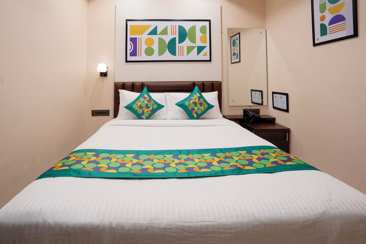 Room 10 of 33