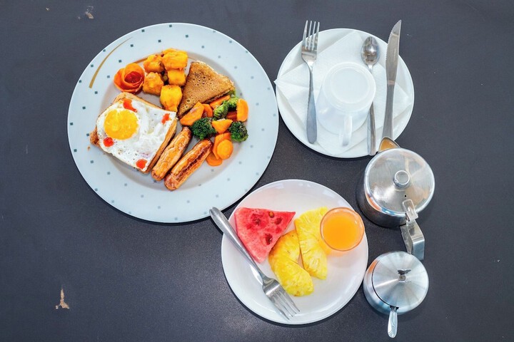 Breakfast/Coffee Service 8 of 34