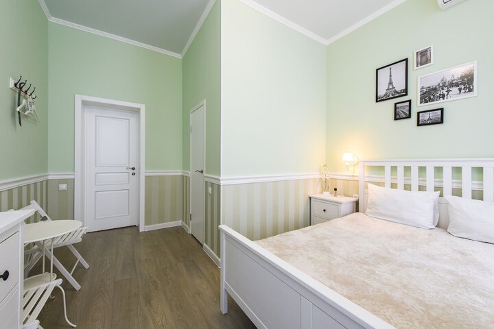 Room 11 of 40