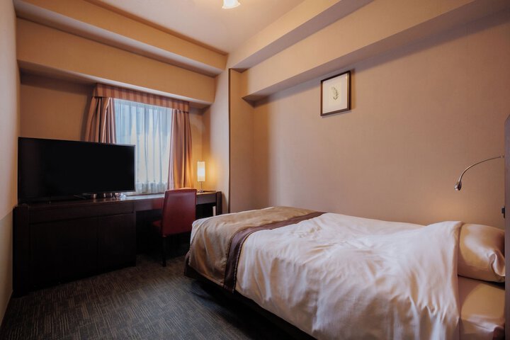 Room 10 of 48