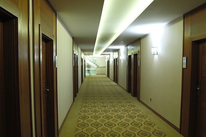 Ballroom/Hall 14 of 16