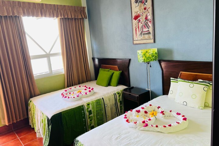 Room 6 of 37