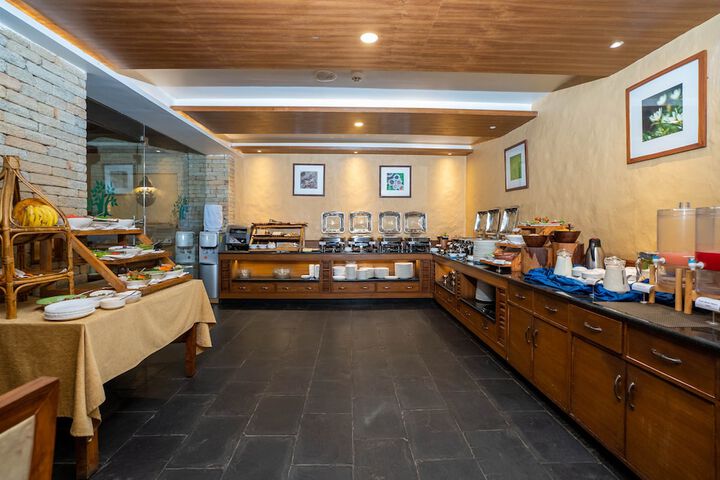Dining 90 of 107