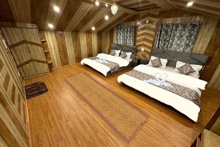 Room 4 of 25