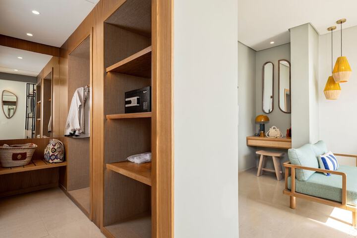Room 44 of 111