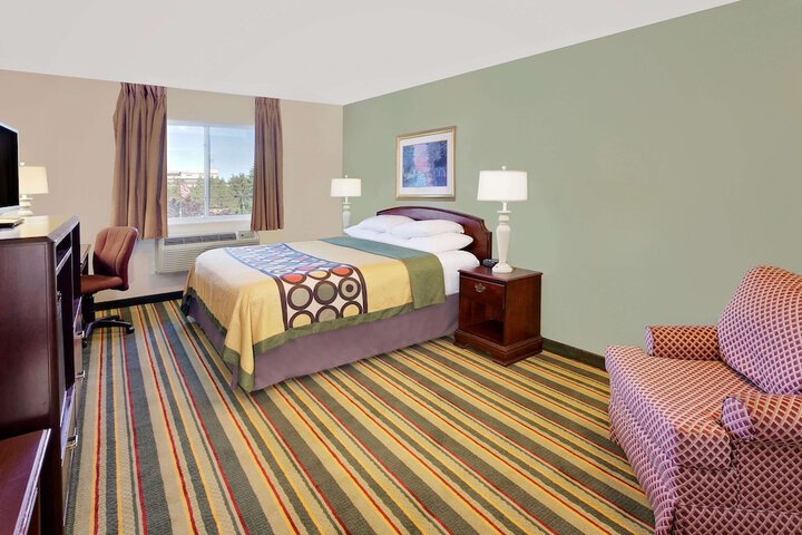 1 King Bed (12 of 12)