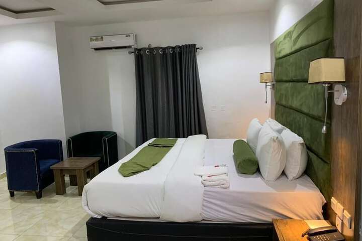 Room 13 of 15