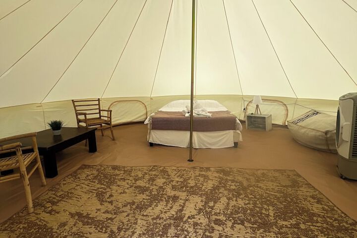 Room 48 of 102