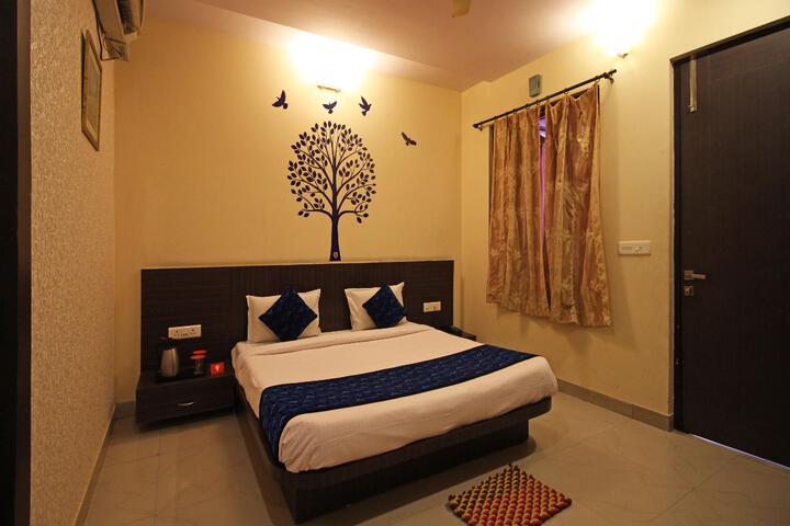 Room 3 of 16