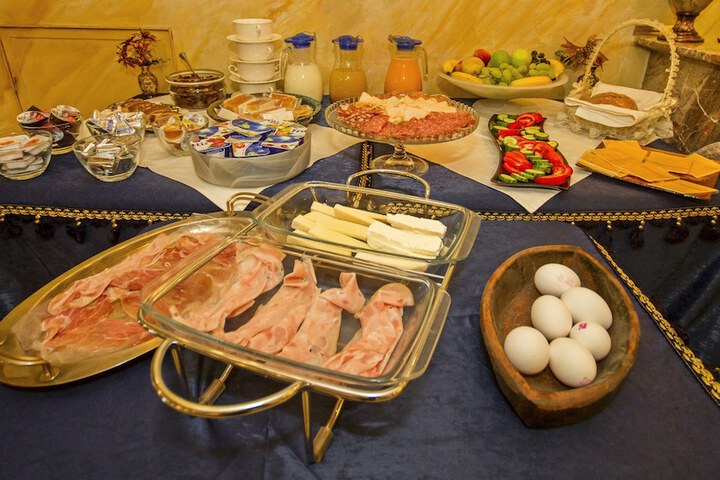 Dining 38 of 40