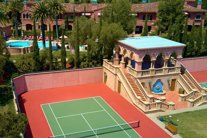 Tennis court