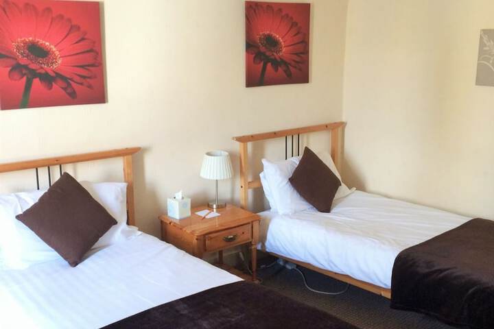 Room 4 of 43