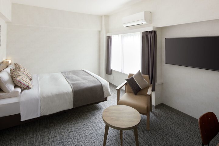Room 5 of 40