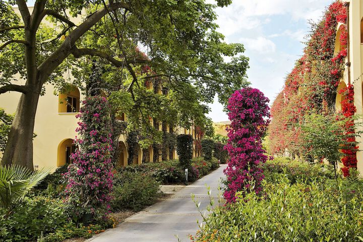 Hotel Exterior 36 of 42
