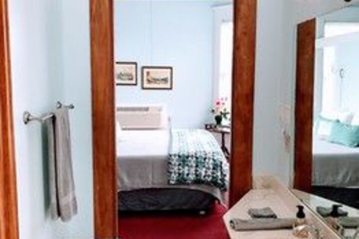 Room 17 of 49