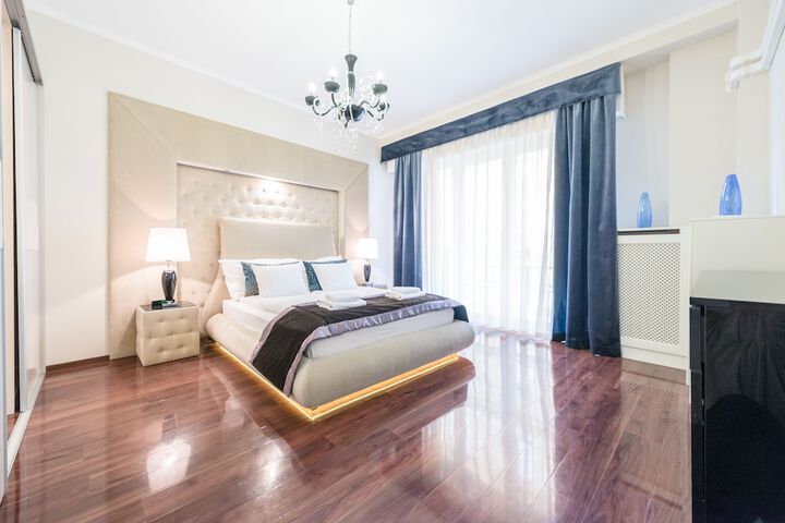 Room 52 of 55