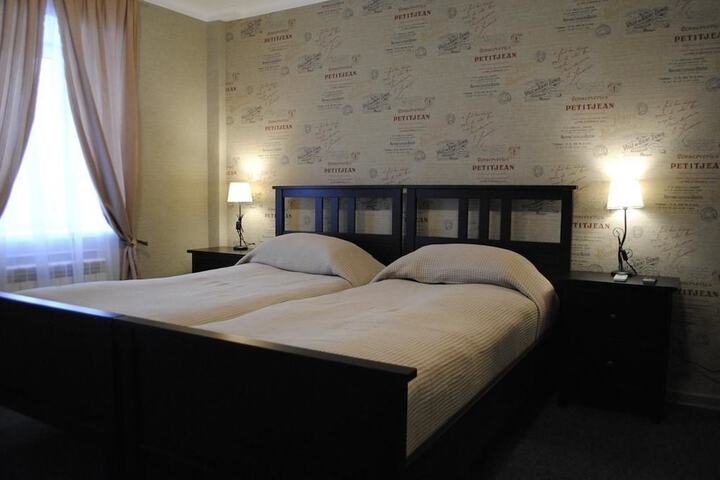 Room 44 of 53