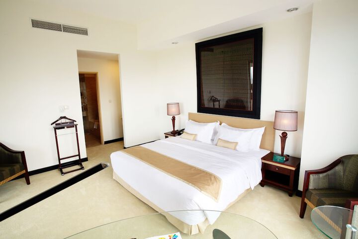 Room 10 of 43