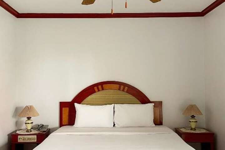 Room 28 of 70