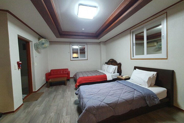 Room 29 of 47