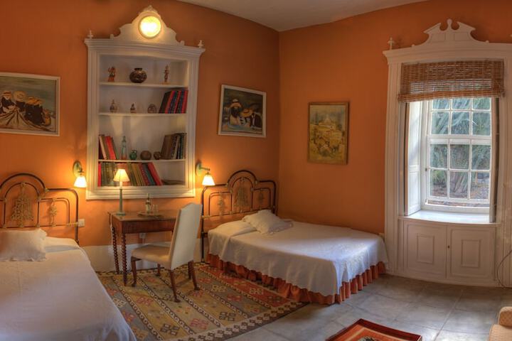 Room 4 of 42